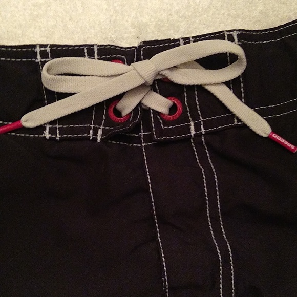 Speedo Board Shorts/Swim Trunks - Picture 6 of 15